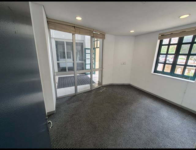 499M² OFFICE TO LET IN SUNNINGHILL